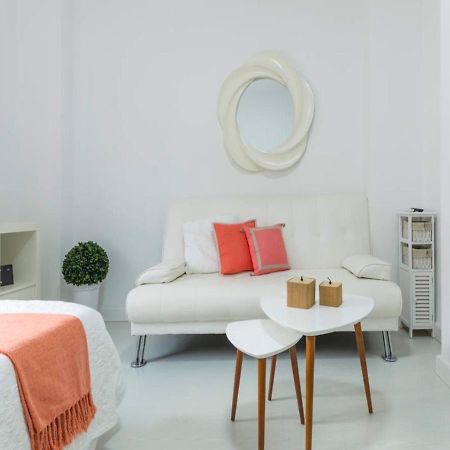 מאלגה Lovely Studio At The City Heart! מראה חיצוני תמונה